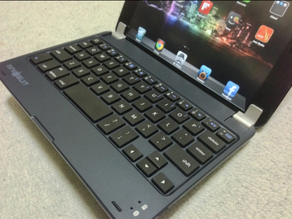 [iPad][キーボード]気になっていたガジェットMiniSuit NewYork Bluetoothキーボードを購入 / 電卓に似たキートップ