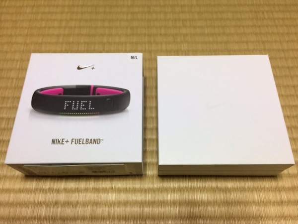 Nike FuelBand SEの箱 - Nike FuelBand SEピンクフォイル購入