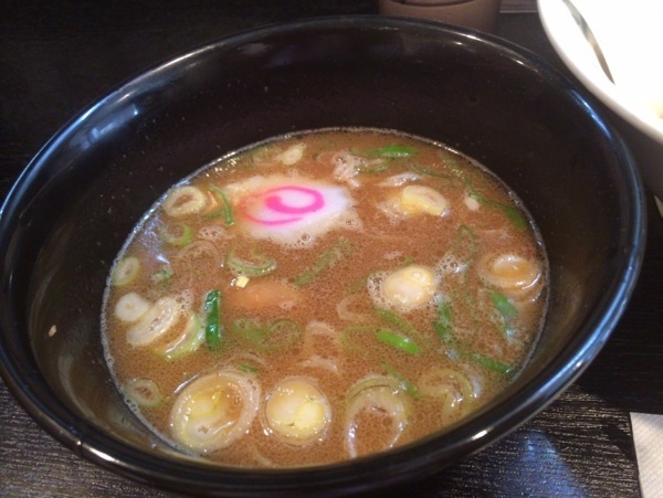 スープ - 大勝軒まるいち（新宿東南口店）のつけ麺を食す！ / 安定した味でホッとするつけ麺でした